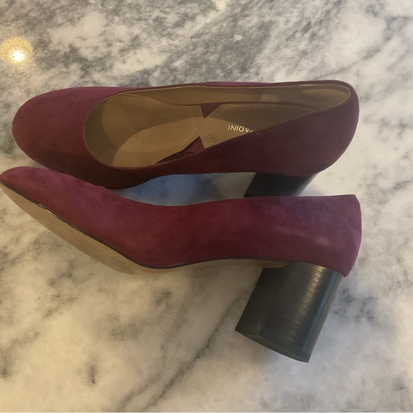 Adrienne Vittadini dark ruby suede pumps. 2.5” heel. - Picture 4 of 4